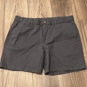 EUC Maamgic men’s 5.5” inseam shorts. 34. Dark grey. Elastic waist. 4 pockets.